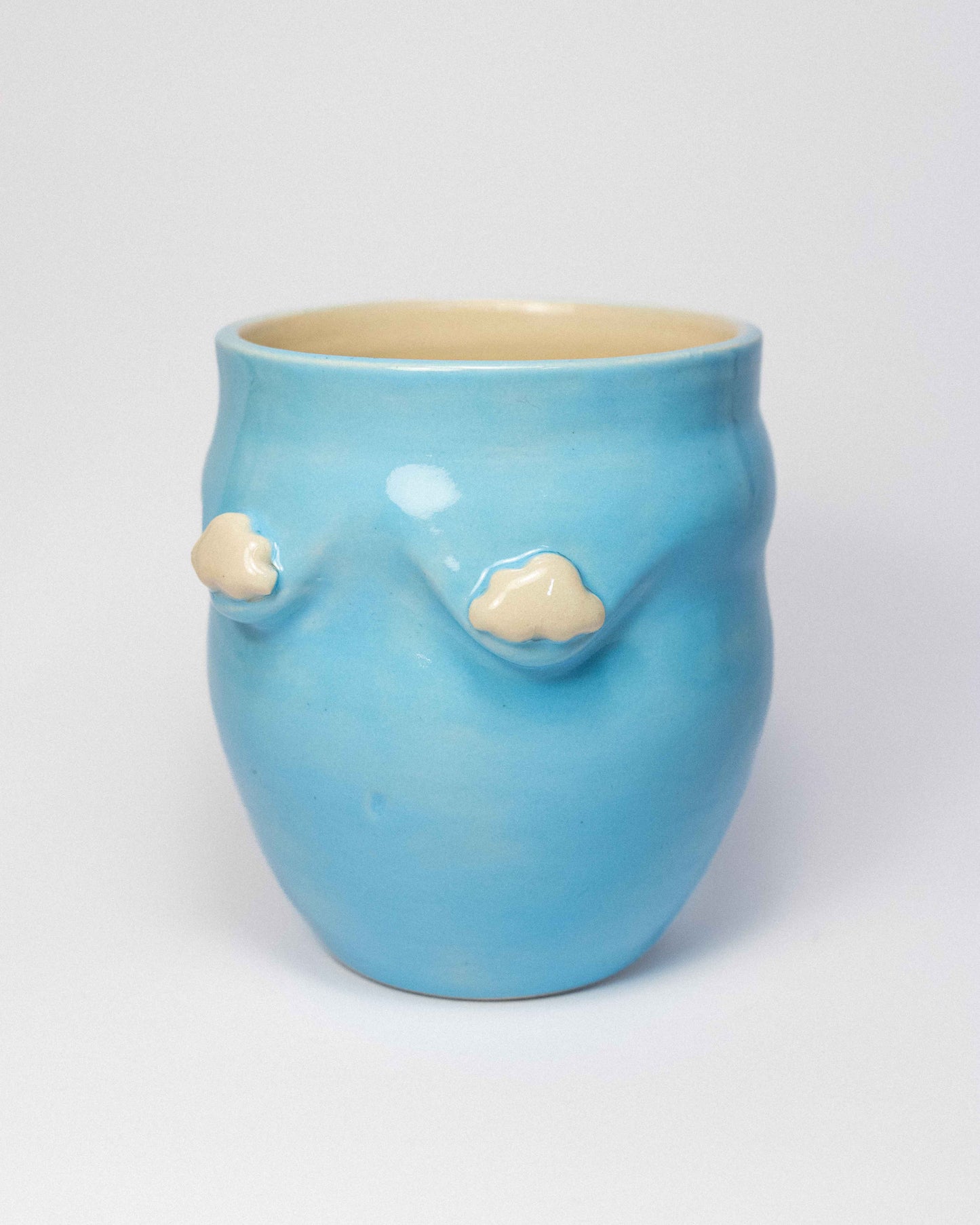 Cloudy boobs blue cup