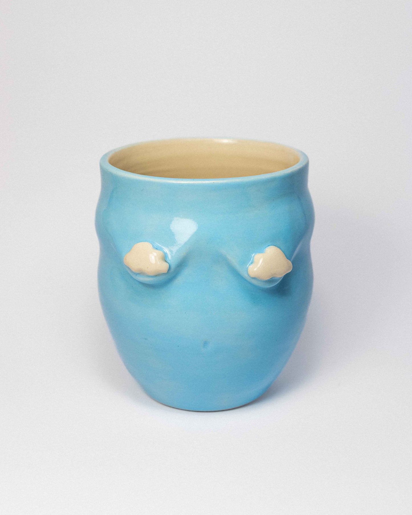 Cloudy boobs blue cup
