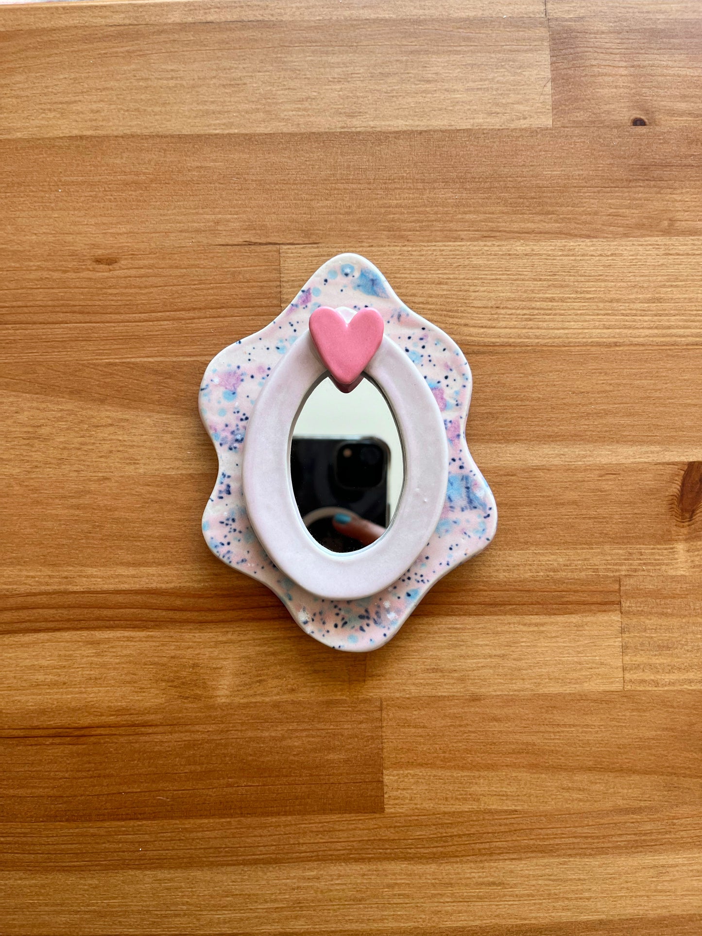 Vulva wall mirror (confetti)