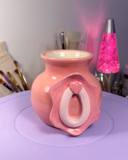 vulva small round vase